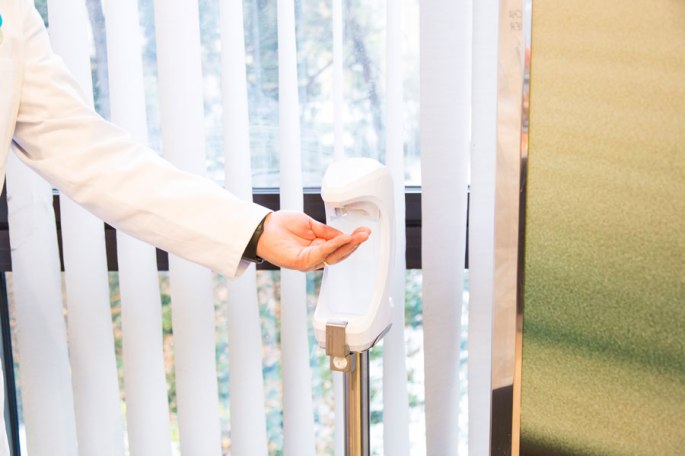 Bild von einem Händedesinfektionsspender